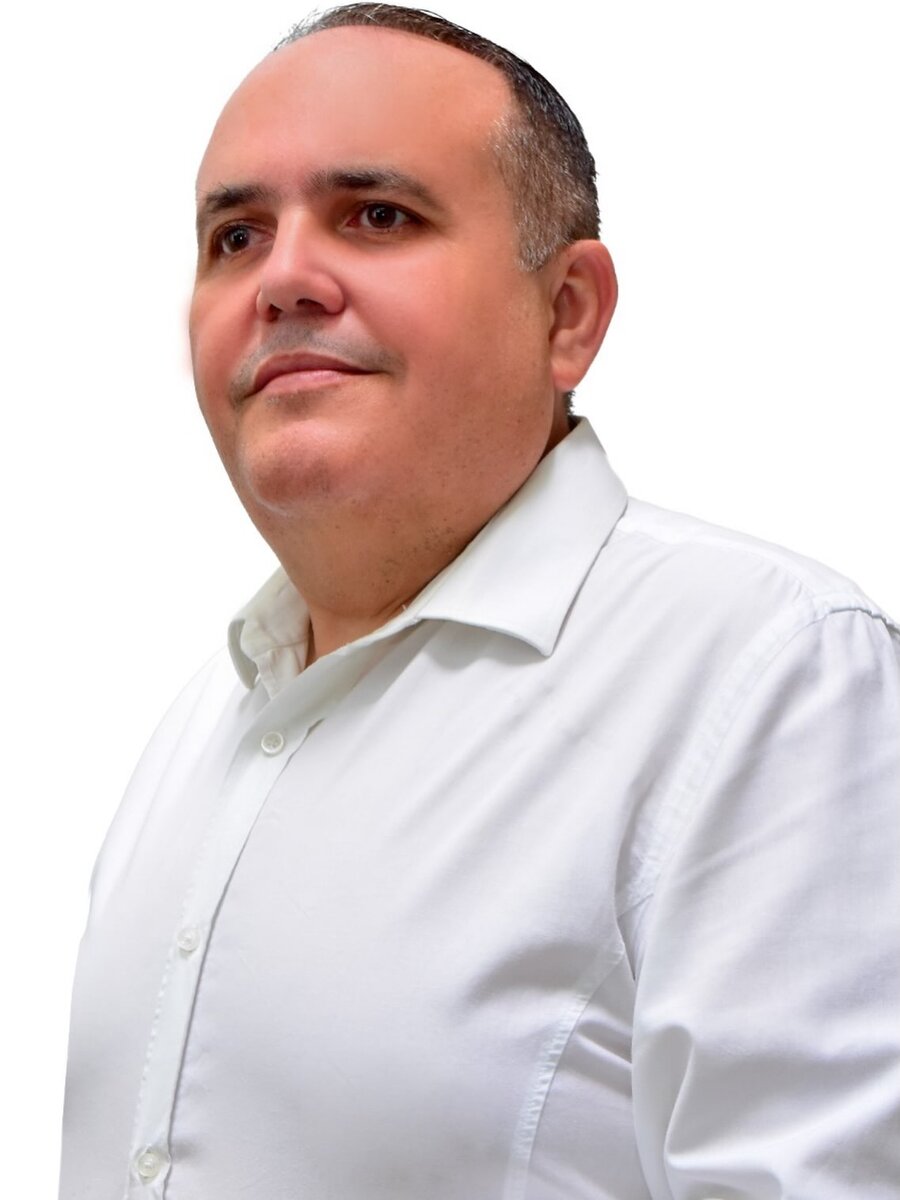 Retrato do Dr. Gilmar Barros, fisioterapeuta